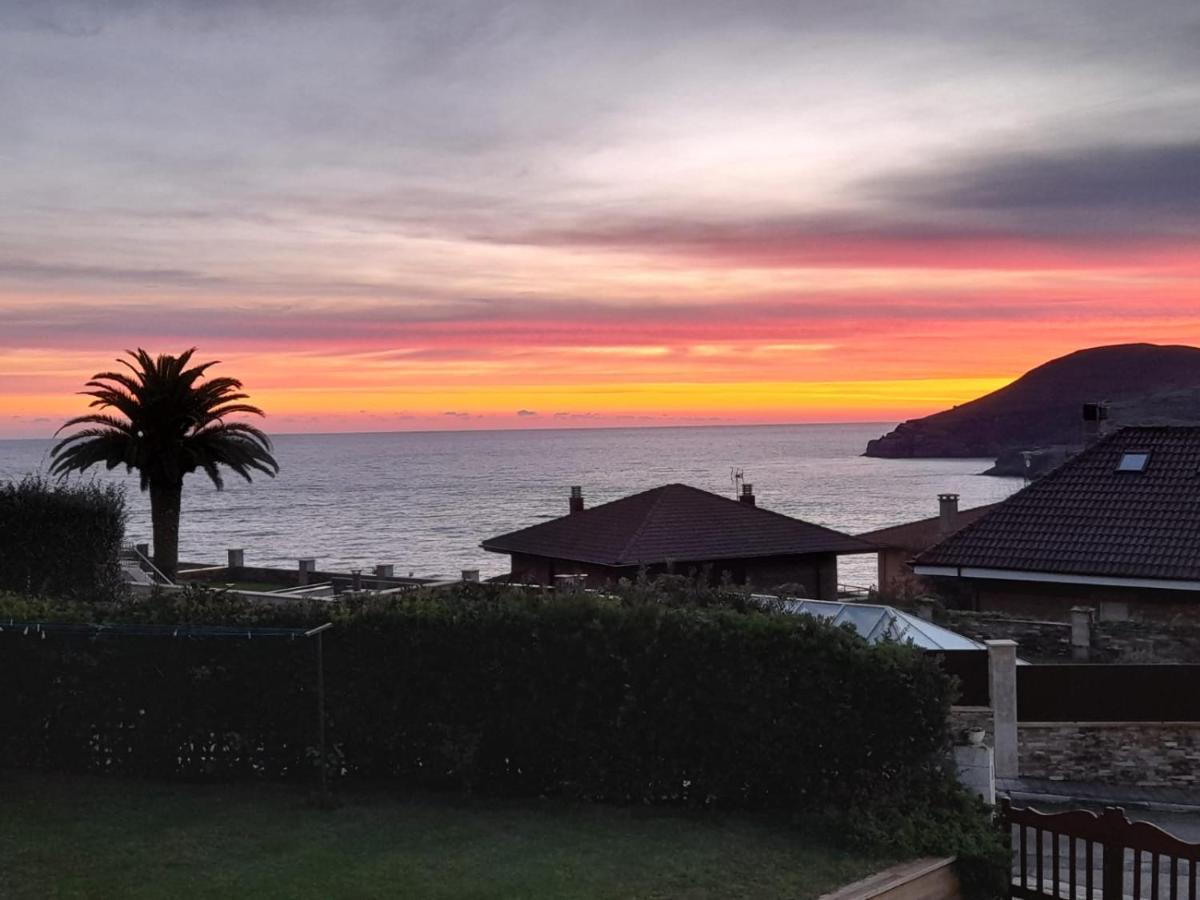 Villa Vistas Al Mar, Urbanizacion Privada Con Piscina De Agua Salada Ajo Eksteriør billede