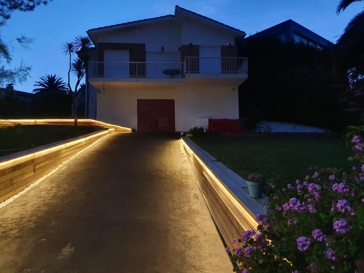 Villa Vistas Al Mar, Urbanizacion Privada Con Piscina De Agua Salada Ajo Eksteriør billede
